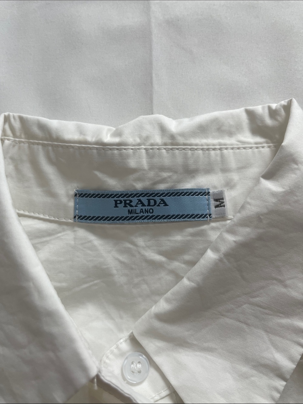 Prada White Cropped Button-Up Shirt with Logo Band - Picture 3 of 6